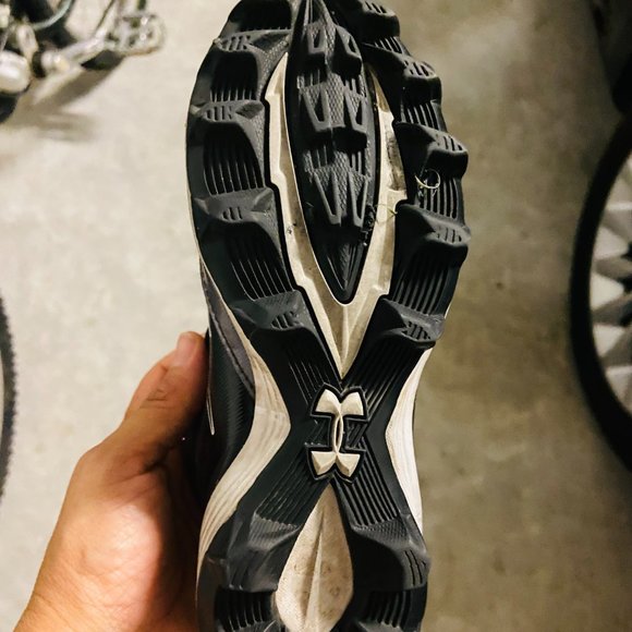 Under Armour Cleats - Picture 2 of 3